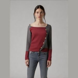 NORACORA Sweater Red Gray White Knit Marled 
Size S New Lightweight Top Shirt